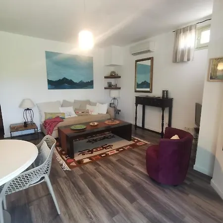 بيت للعطل Maison De 3 Chambres Avec Piscine Partagee Terrasse Et Wifi A Ocagnano *