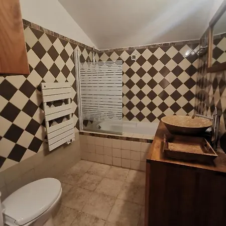 Maison De 3 Chambres Avec Piscine Partagee Terrasse Et Wifi A Ocagnano بيت للعطل Sorbo-Ocagnano